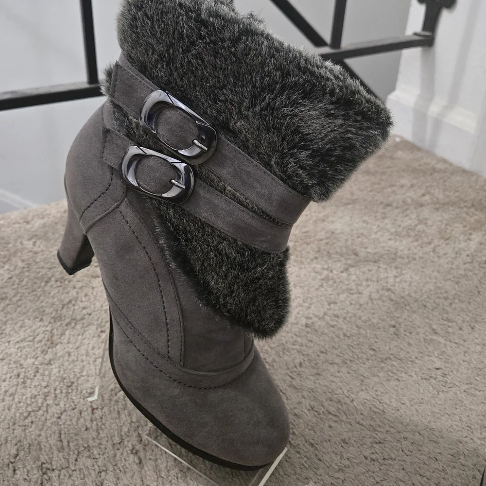Anna Women Boots Size 8.5. 3 Inch Heel. Preowned. - Picture 6 of 7